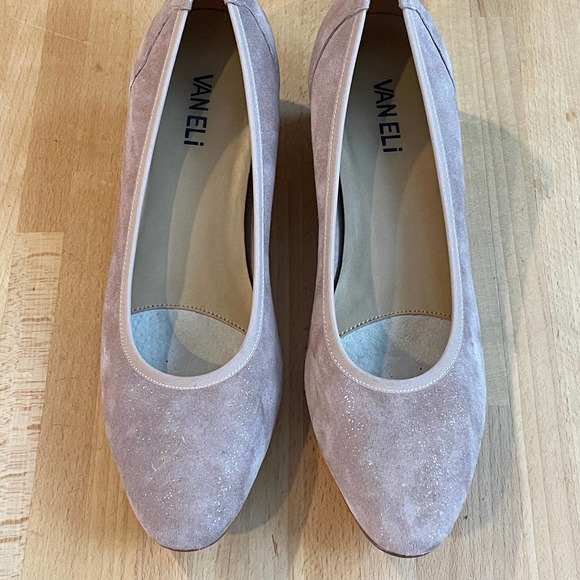 Van Eli Sparkle Suede Pump with Extraordinary Mixed-Wood Heels 8 Slim - Picture 2 of 11